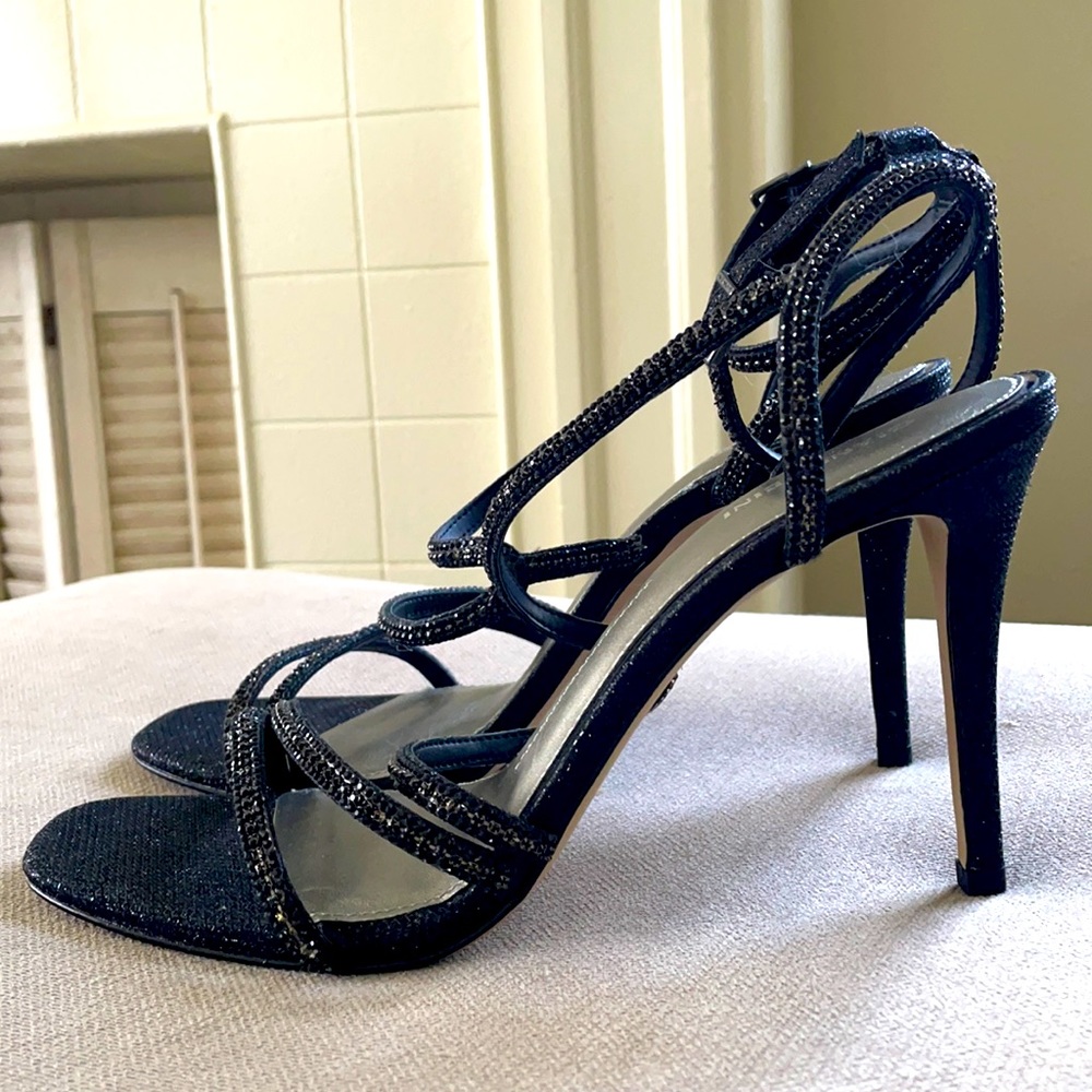 Size 10 Gianni Bini Strapped Black Heel